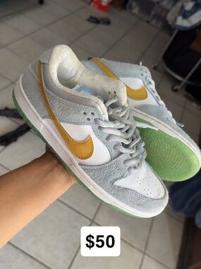 Nike Women’s Sneakers White Gray Yellow Green